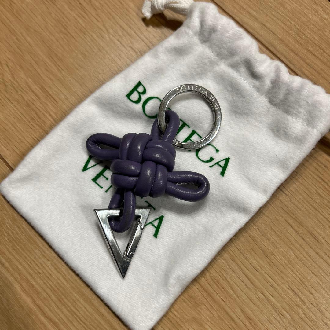 小物 temple  Bottega Veneta Men's Small Intrecciato Zipped Tote in Black | Bottega Veneta US